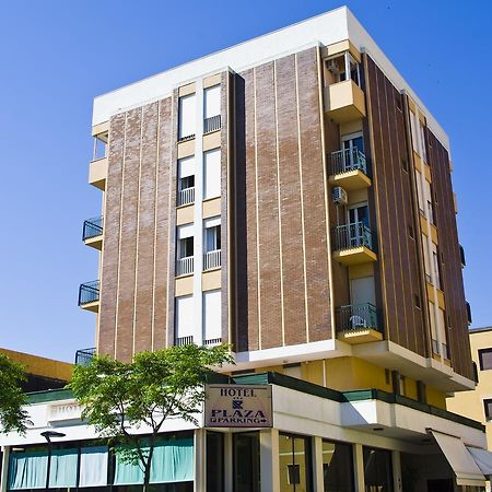 Hotel Plaza Pesaro Esterno foto